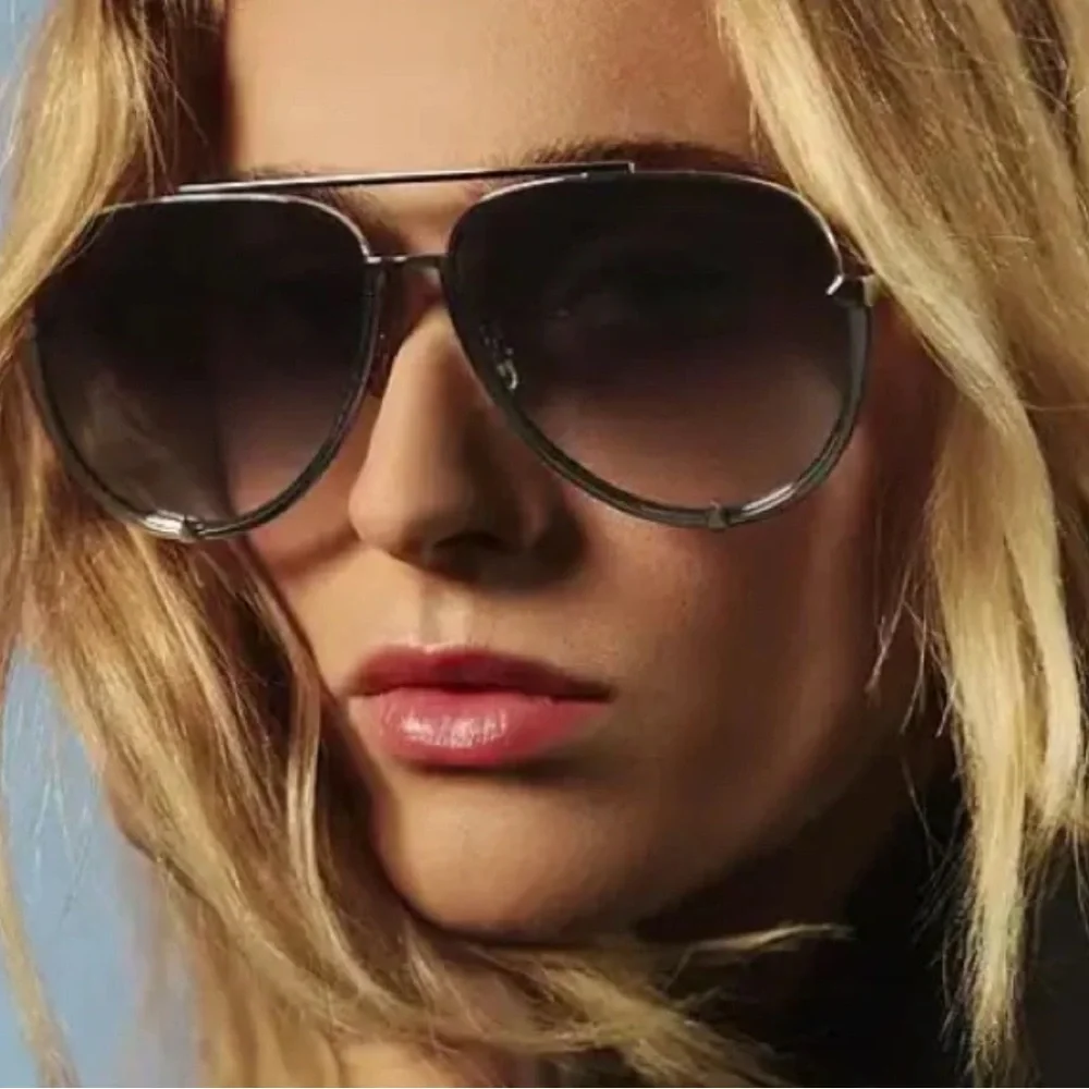 ☆RARE☆ Women’s Aviator Sunglasses - Gradient Smoke Lenses